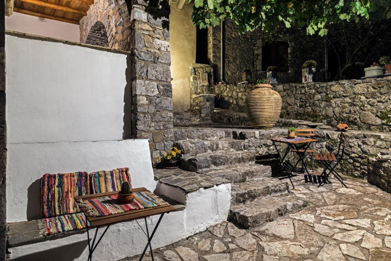 Kanto'S Guesthouse Stemnitsa Bagian luar foto